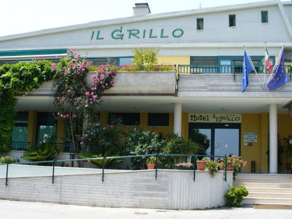Hotel Ristorante Il Grillo Acquaviva Picena Exterior photo